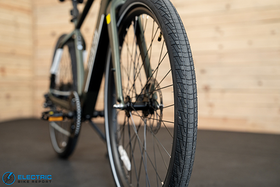 Aventon Pace 500.3 HS tire tread