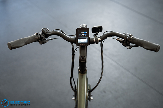 Aventon Pace 500.3 handlebars