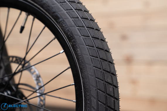 Co-ops Cycles Generation e1 tire and tread pattern details