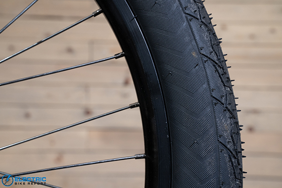 Evelo Omega Tire Tread